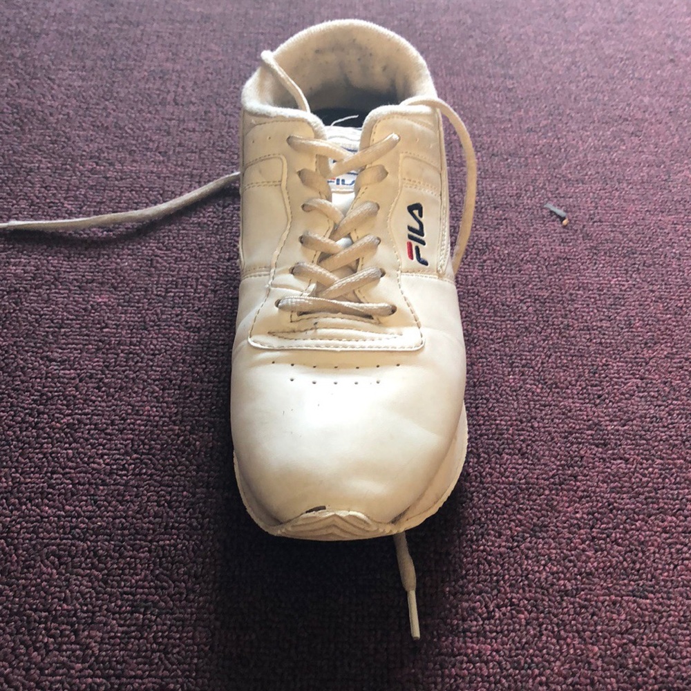 Fila shoes - Picture 2 of 3